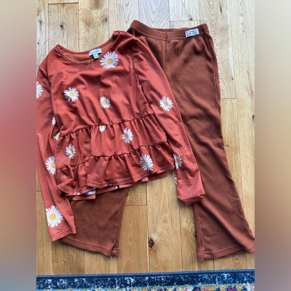 love, Fire Kids Matching Set in Rust with Daisy Print
